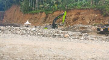 Material Base Course Proyek Jalan Nasional Aceh Tenggara Diduga Berasal dari Penambangan Tanpa Izin di Sungai Alas